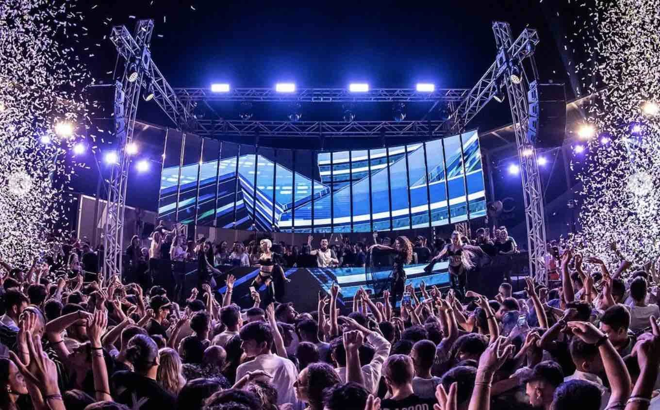 Crowd during a Gallipoli nightlife event